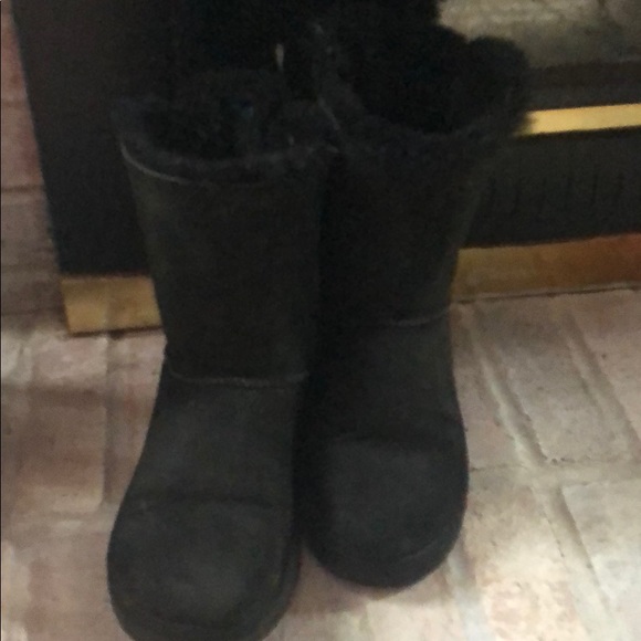 Bailey bow ugg boots size 7 - Picture 4 of 8